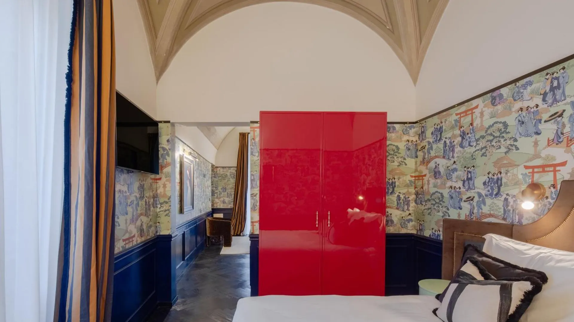 The Couper Condotti Rome Hotel